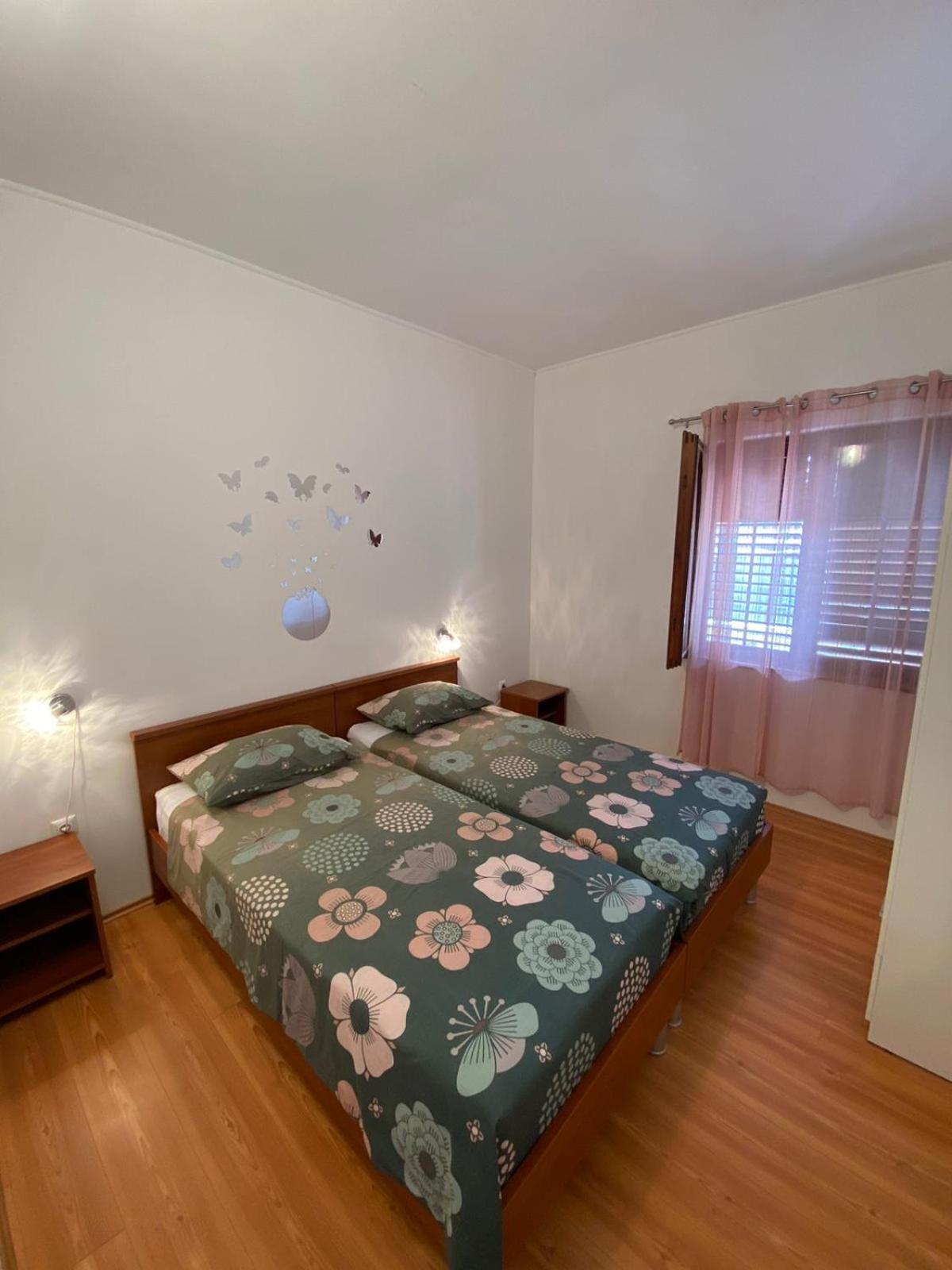 Apartmani Milka Vrsi Eksteriør billede